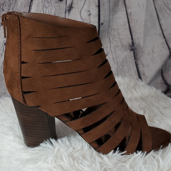 Carlos by Carlos Santana Shoes - Carlos by Carlos Santana Brown Heeled Ankle Bootie Size 9 EUC